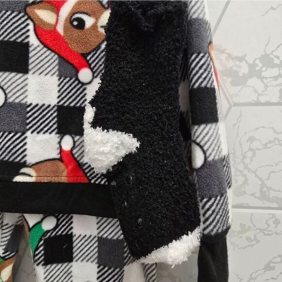 Nwt Girl's Size XS 4/5 Christmas Rudolph Cozy Pajama set w socks, 3pc - Picture 3 of 6